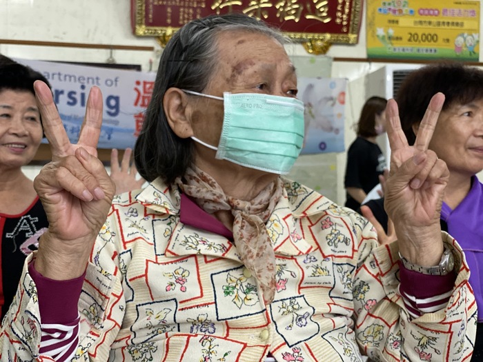 1091114-中華醫大IUSR「善循環」再度推進東山區大客里及東山里圖片